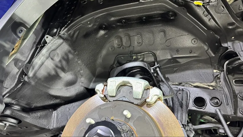 ウルト LOSEIL 特殊三層コーティング施工車両